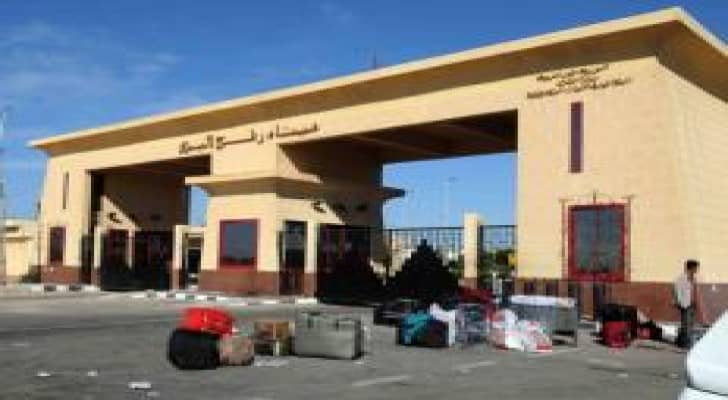 فتح معبر رفح استثنائيا في اتجاه واحد لمرور العالقين في الجانب المصري