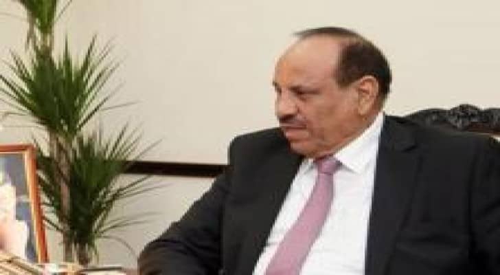 وزير الداخلية يلتقي السفير السعودي بعمان