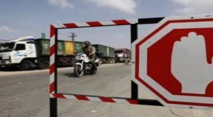 الاحتلال يفتح معبر كرم ابو سالم لادخال 630 شاحنة الى قطاع غزة