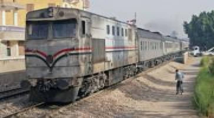 مصر: مجهولون يحاولون إشعال النار بقطار في الإسماعيلية