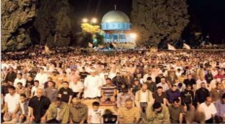 إسرائيل تسمح للفلسطينيين فوق سن الـ 40 عاما بدخول القدس خلال رمضان