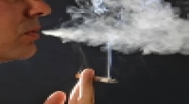 السجائر مسؤولة عن 50% من وفيات 12 نوعا من السرطان