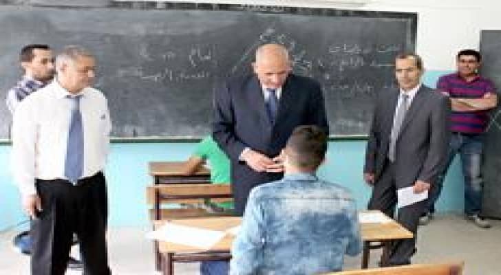 الذنيبات : امتحان "التوجيهي" يسير بشكل متميز ولم يشهد حالات اختراق