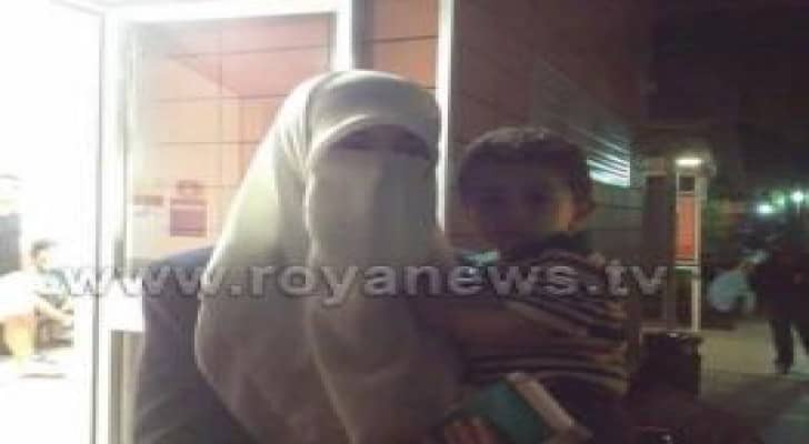 بالصور: زوجة الاسير عدنان خضر لن اغادر إلا وزوجي حرا أو شهيدا