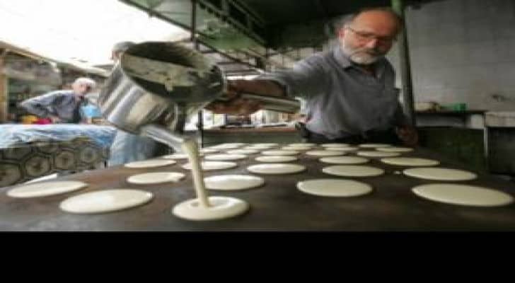 الأردنيون استهلكوا 30 مليون حبة قطايف برمضان