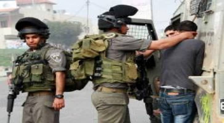 جيش الإحتلال يعتقل 3 فلسطينيين في الضفة الغربية‎