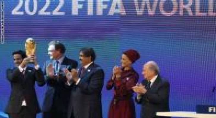 "فضيحة" الفيفا.. الإيقاف 7 سنوات لمسؤول تقييم ملفي "روسيا 2018" و"قطر 2022"