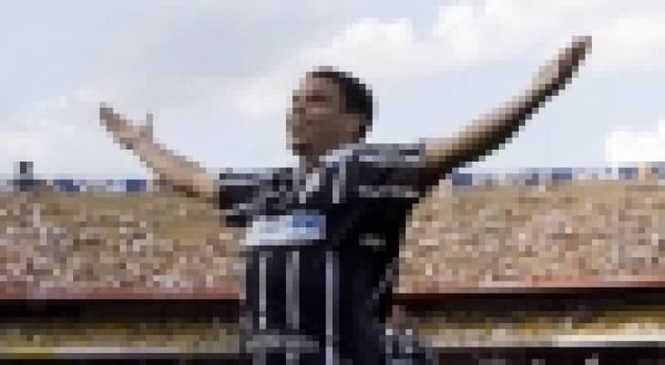 النجم البرازيلي رونالدو يشارك في قرعة تصفيات مونديال روسيا