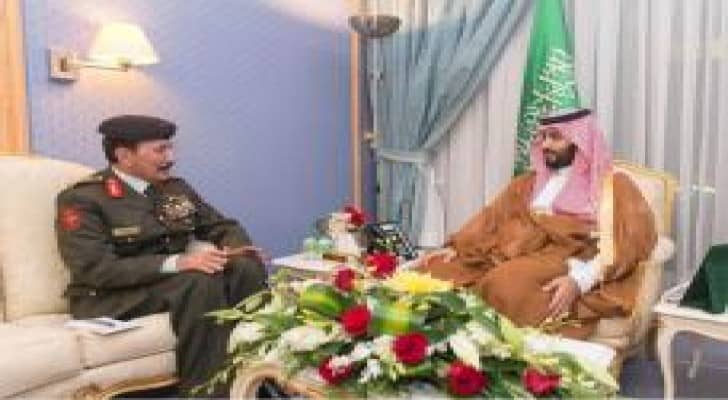 مستشار جلالة الملك للشؤون العسكرية يلتقي سمو ولي ولي العهد السعودي