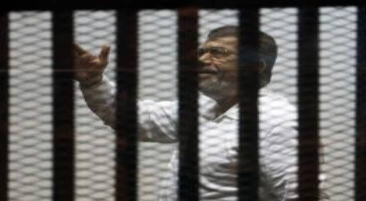 مصر: تأجيل الحكم في اتهام مرسي بالتخابر الى 2 آب