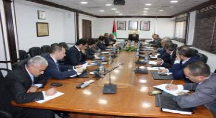 وزيرة الصناعة: الحكومة تتابع جهودها لإزالة معيقات التصدير للعراق