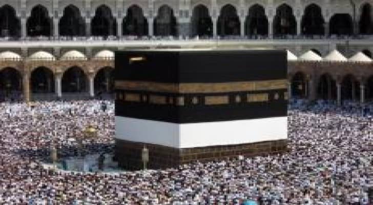 الاوقاف توزع تصاريح الحج للموسم الحالي