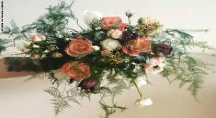 آخر صرعة تزيين اللحى بالأزهار.. صور