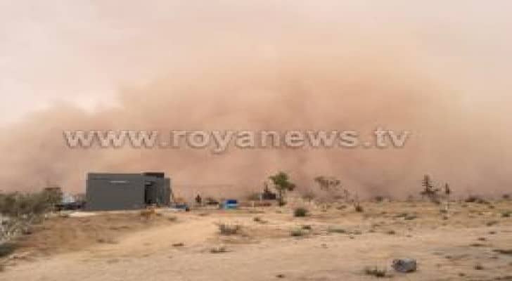 بالصور .. عواصف رملية تضرب مختلف مناطق المملكة