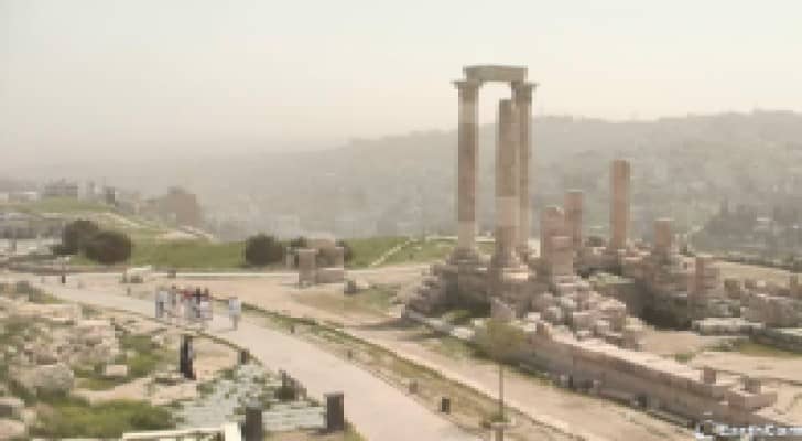 طقس رابع أيام الموجة الحارة: مغبر وحار والفرصة متاحة للأمطار الرعدية