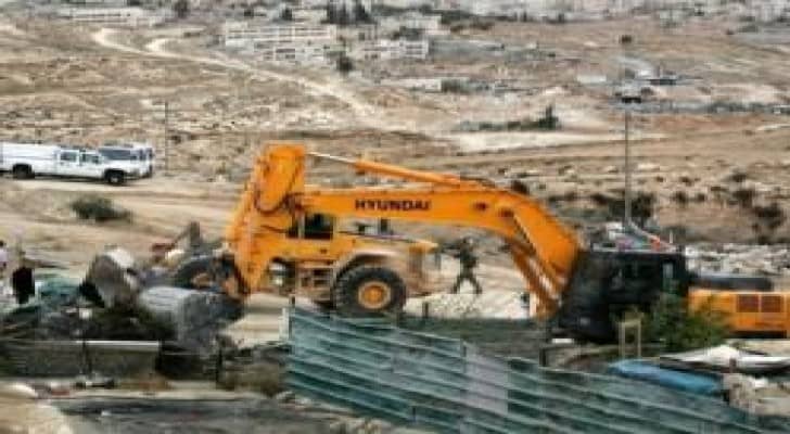الاحتلال يوقف العمل بخزانات مياه بالخليل‎