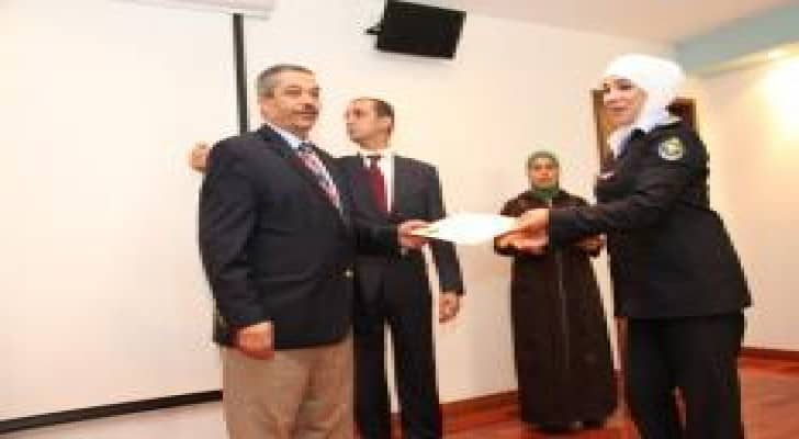 تخريج دورة ادارة الازمات للاجهزة الامنية في محافظة البلقاء