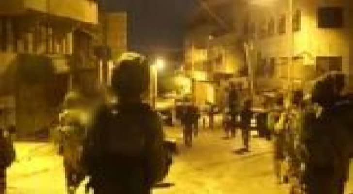 عملية عسكرية ليلية في نابلس .. ومستوطنون يعتدون على قرى في المدينة .. صور