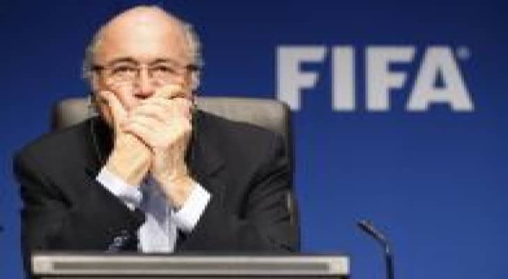 لجنة الأخلاقيات في "الفيفا" توقف بلاتر 90 يوما