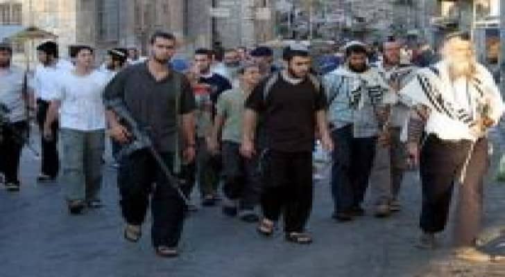 مستوطنون يهاجمون منازل فلسطينيين شرق الخليل