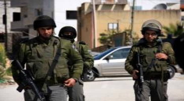 نتنياهو يستدعي ثلاث كتائب احتياط لنشرها في المدن المختلطة