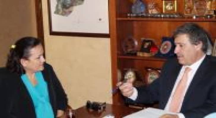 الأميرة سناء ووزير العمل يبحثان تدريب وتشغيل الأردنيين في مجال الطاقة المتجددة