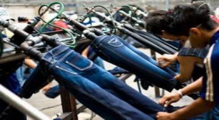 استثمار هندي لتشغيل مصنع إنتاج الألبسة في مجمع الضليل