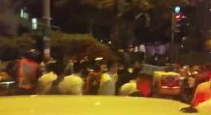 شرطة الاحتلال الاسرائيلي تقتل فلسطينيا بحجة خطف سلاح جندي.. فيديو