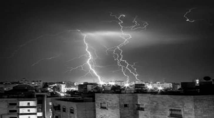 متابعة احتمالية نشوء حالة "قوية" من عدم الاستقرار الجوي مع عطلة نهاية الأسبوع القادمة
