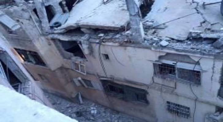 بالصور : شهيدان وتفجير منزل في مخيم قلنديا