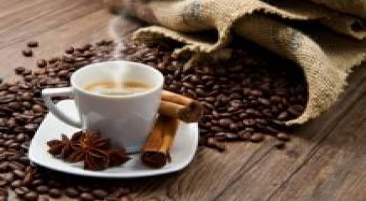 علماء: ثلاثة فناجين قهوة يوميا تخفض من احتمالات الموت المبكر