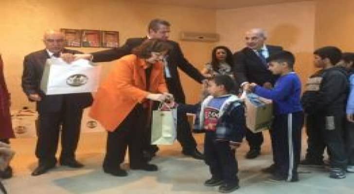 وزيرة التنمية ترعى نشاط " جاكيت الشتاء" لطلاب المدارس الاقل حظا