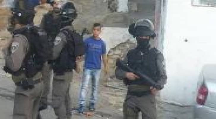 عائلة الشلودي.. اعتقال الأم والابن وابعاد آخر