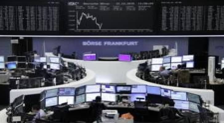الأسهم الأوروبية تنخفض من أعلى مستوى لها في 3 أشهر