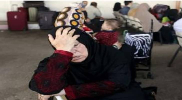 مصر تغلق معبر رفح وبداخله 350 عالقا فلسطينيا
