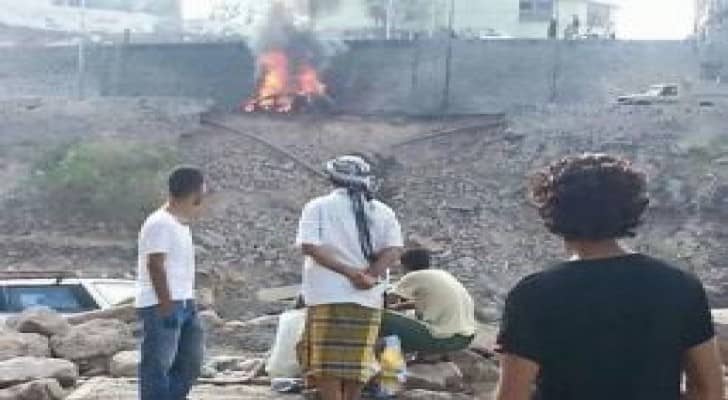 فيديو وصور : مقتل محافظ عدن وعدد من مرافقيه بانفجار عبوة ناسفة