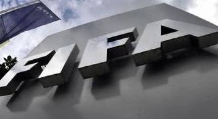 وفد من الفيفا يزور المنشآت الرياضية و الملاعب
