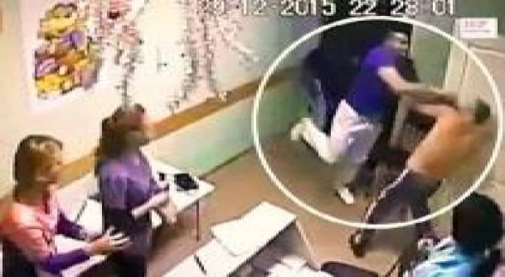 بالفيديو: طبيب روسي ينقض على مريض ويقتله بلكمة واحدة