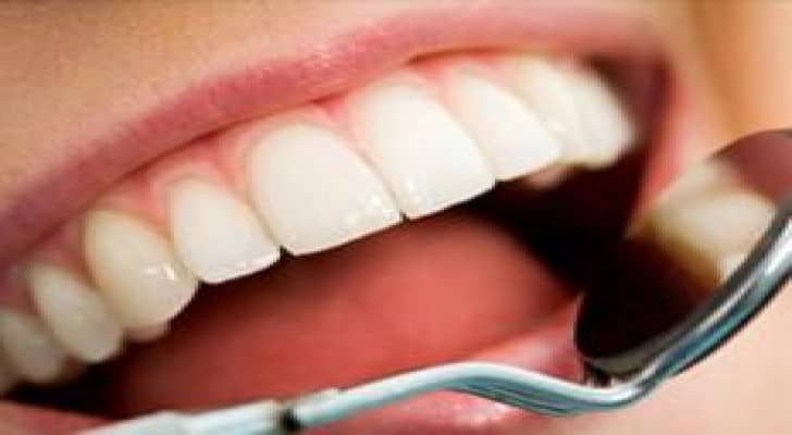 النيكوتين يغطي على علامات التهاب اللثة