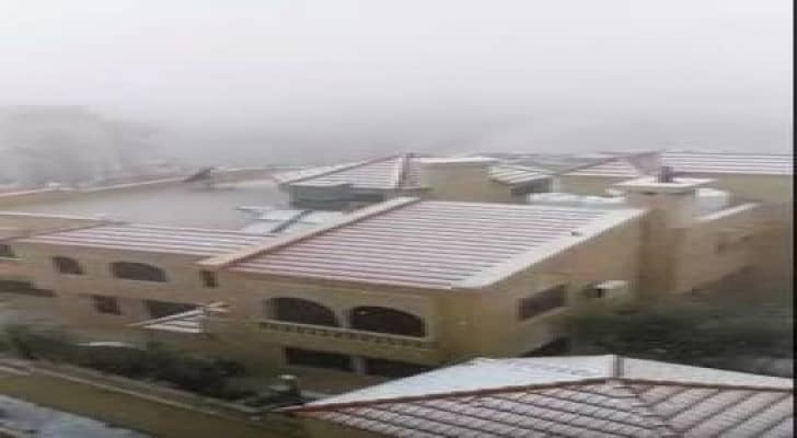 شاهدوا بالفيديو: تساقط الثلوج في العاصمة عمان
