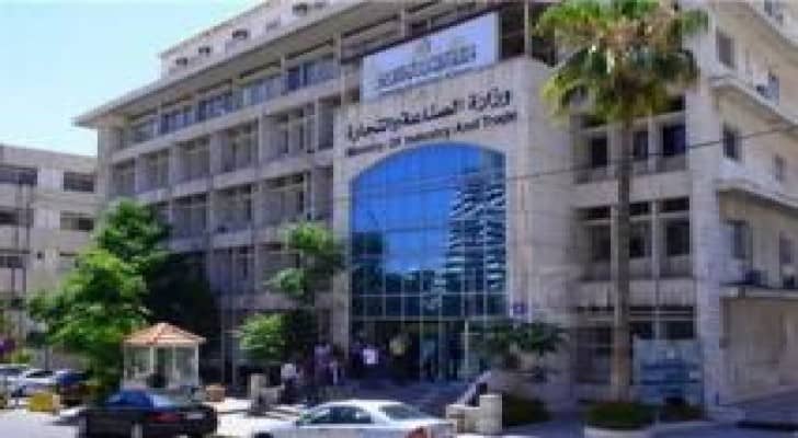 الصناعة والتجارة تحرر 52 مخالفة خلال الايام الثلاثة الماضية