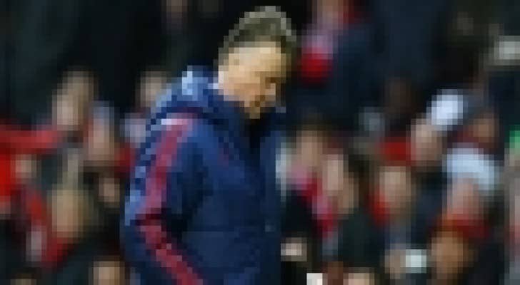 مدرب مانشستر يونايتد لويس فان جال ينفي تقديم استقالته