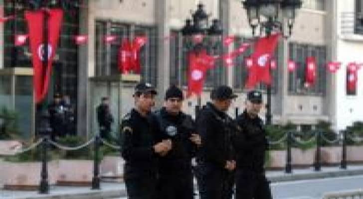 تونس تعتقل مسلحا أجنبيا جنوبي البلاد