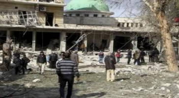 فرار آلاف السوريين أمام هجوم تدعمه روسيا يهدد بحصار حلب