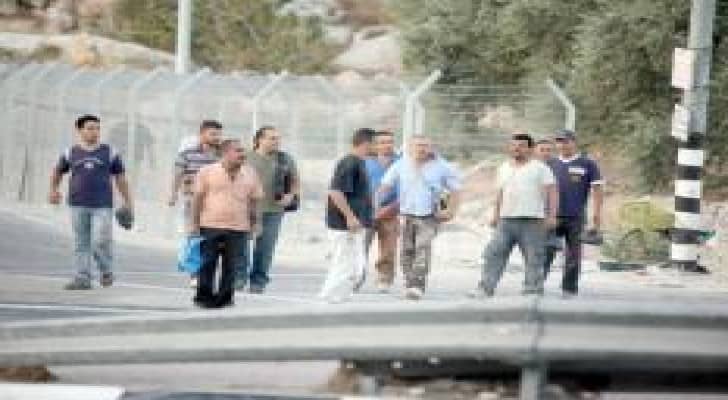 اسرائيل تنوي منح 30 الف تصريح عمل للفلسطينيين