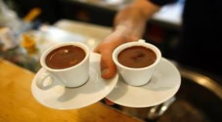 فنجانا قهوة يوميا يوقفان تليف الكبد بنسبة 44%