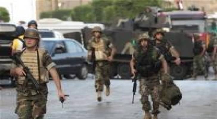 الجيش اللبناني يضبط شحنة مواد كيميائية مهربة الى داعش