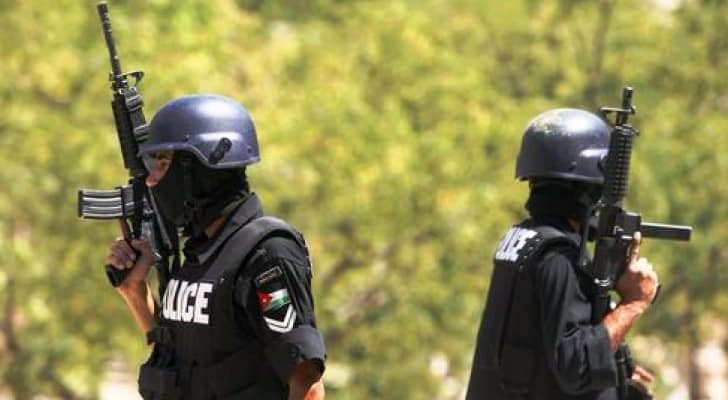 القبض على أربعة أشخاص ارتكبوا 25 قضية سرقة