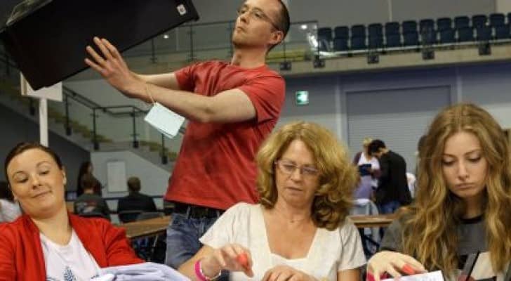 7 عروض فكاهية قدمتها صحيفة ألمانية للبريطانيين مقابل بقائهم في اليورو