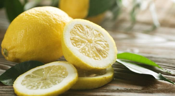 6 طرق فريدة للاستفادة من الليمون خارج المطبخ